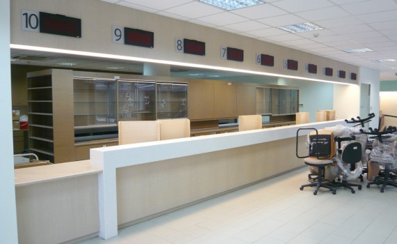 Hougang Polyclinic - Service Counter